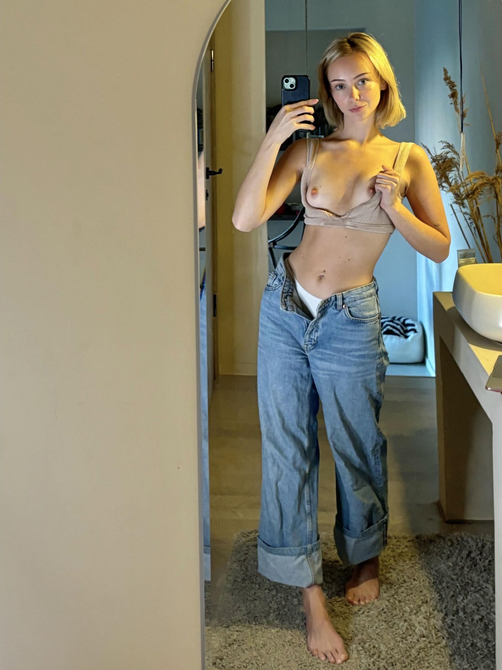 BLONDE TEEN RAVEN