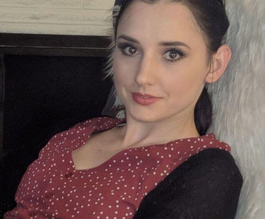 Eva a attrapé nsked. 
