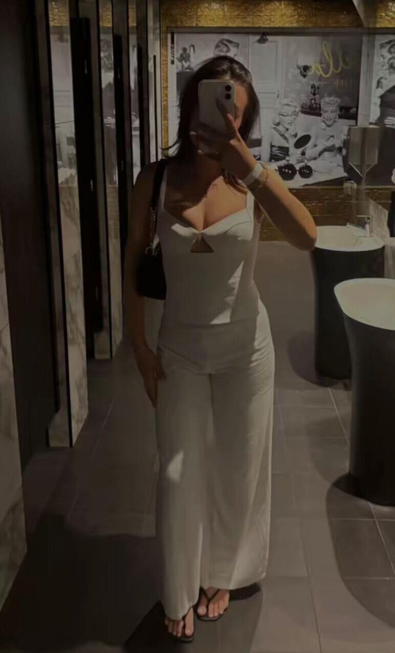 Chloe B