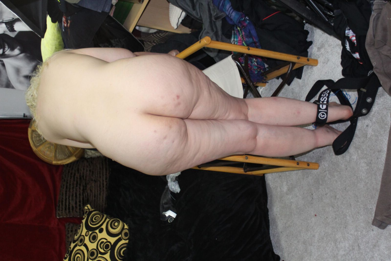femme blonde exposée bdsm