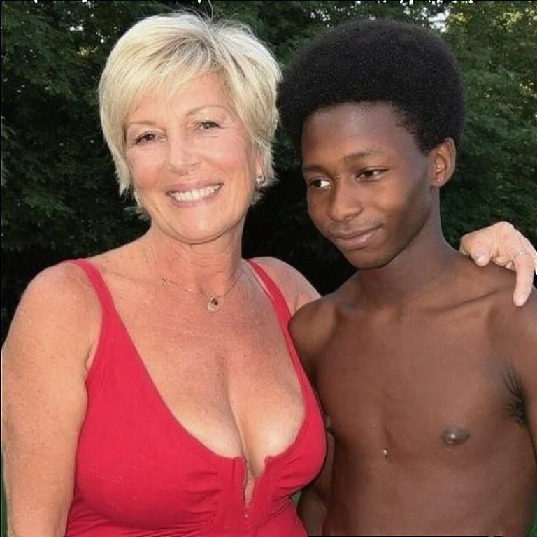 Parejas interraciales atractivas