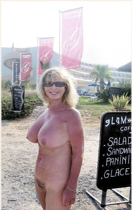 Einfach nackt und nackt: Unsere köstliche Dame Diane im Fleisch!