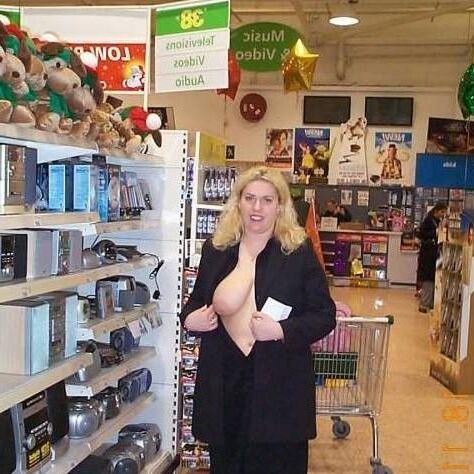 Barby (UK) fait du shopping