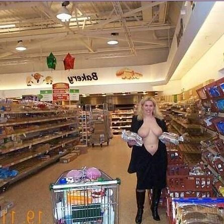 Barby (UK) fait du shopping