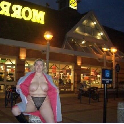 Barby (UK) fait du shopping
