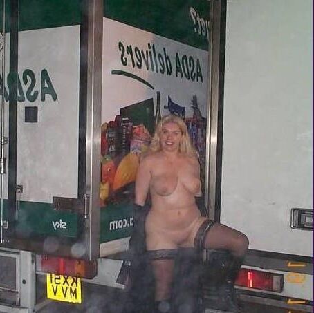 Barby (UK) fait du shopping