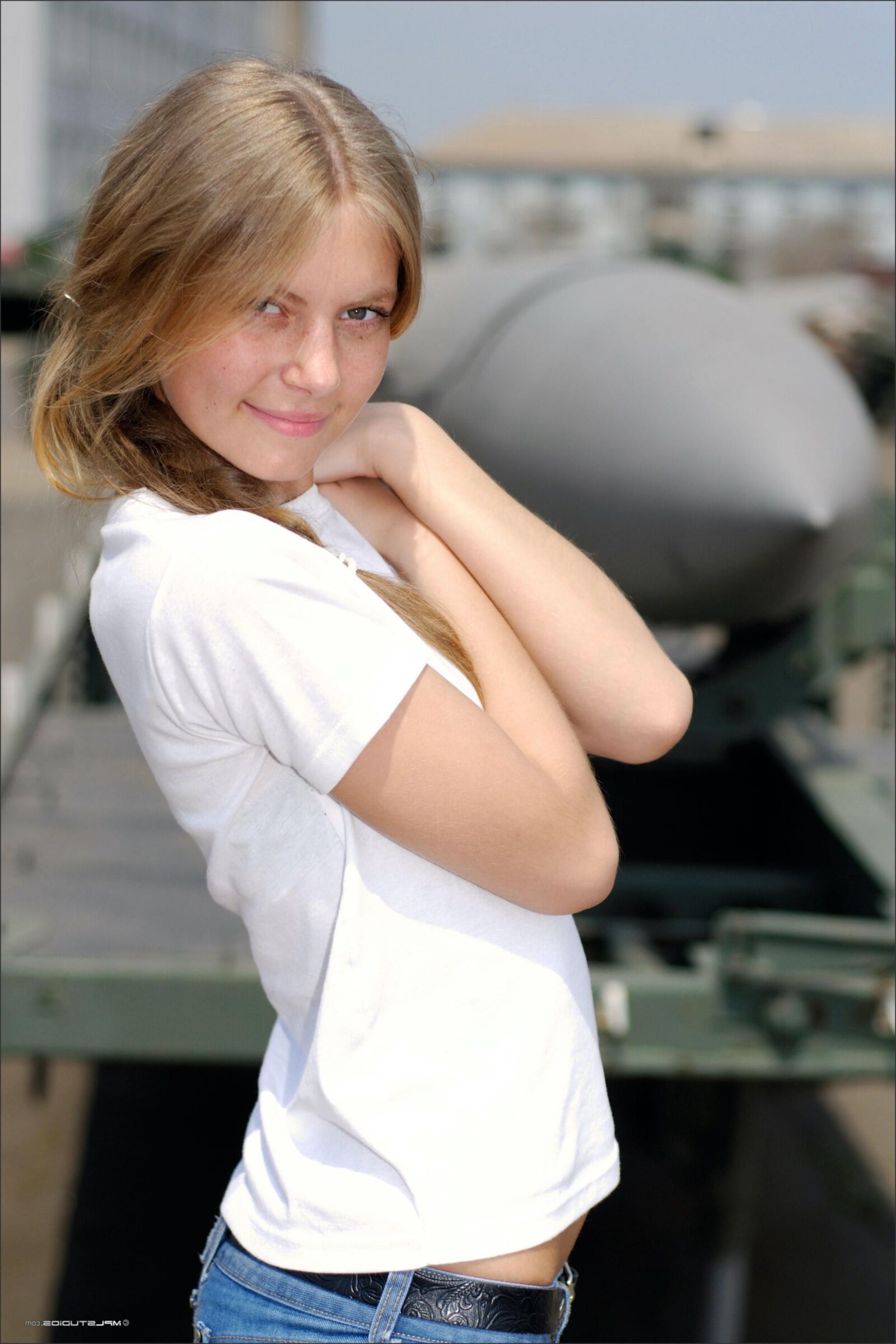 Mplstudios Camille Este es realmente grande (NN)