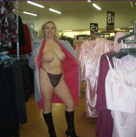 Barby (UK) fait du shopping