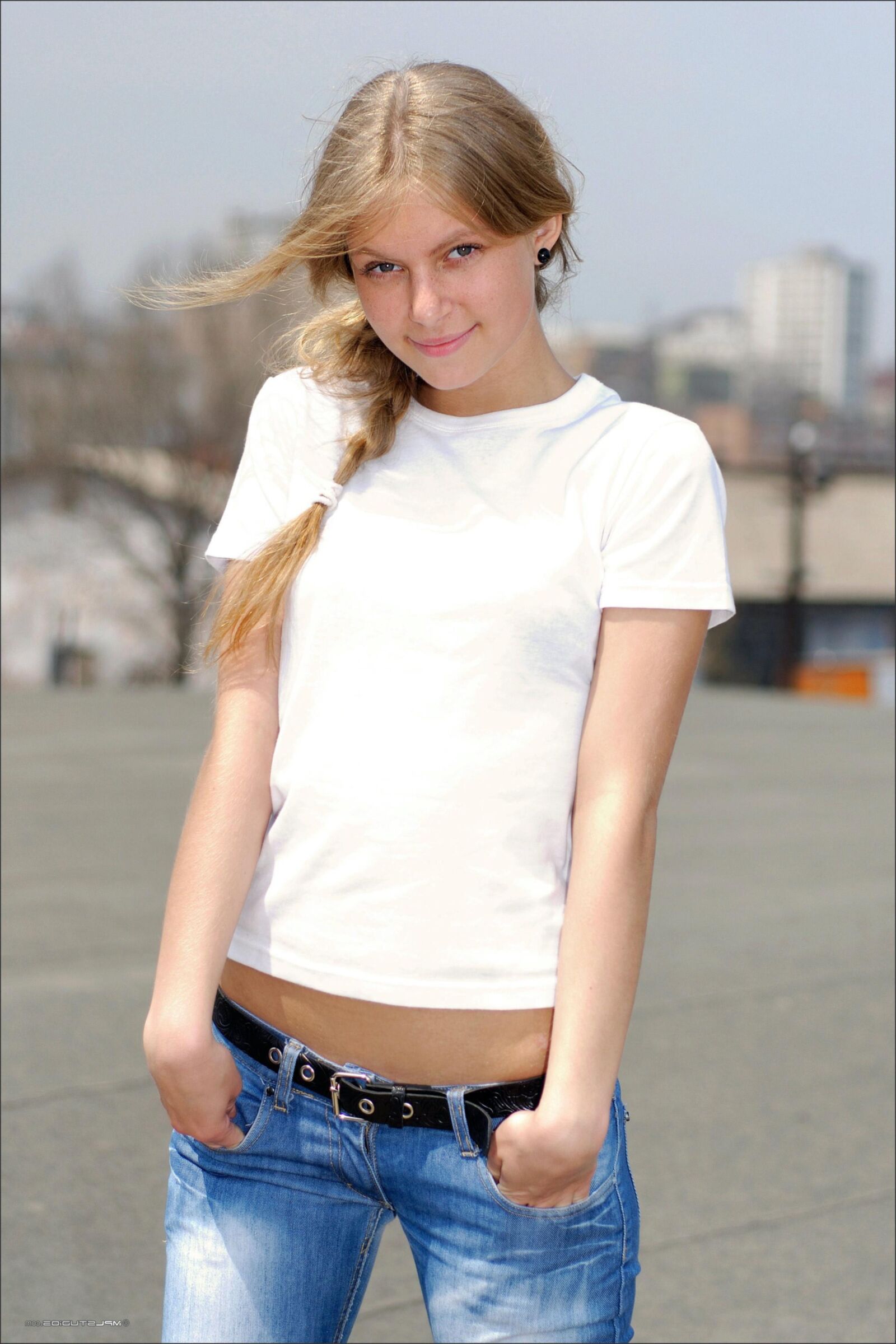 Mplstudios Camille Este es realmente grande (NN)