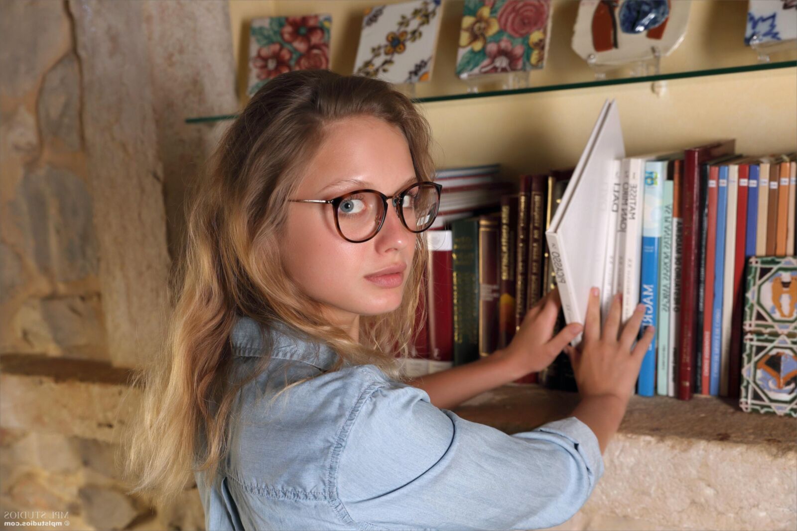 Mplstudios Clarice promete en un libro