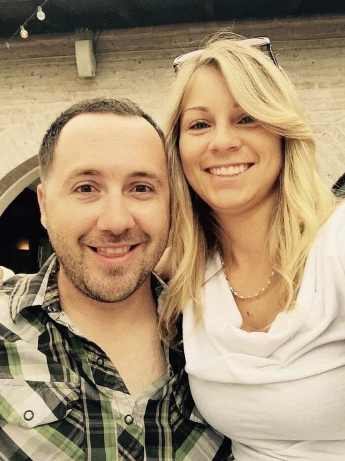 Krystal: Heiße blonde Frau mit großen nackten Titten