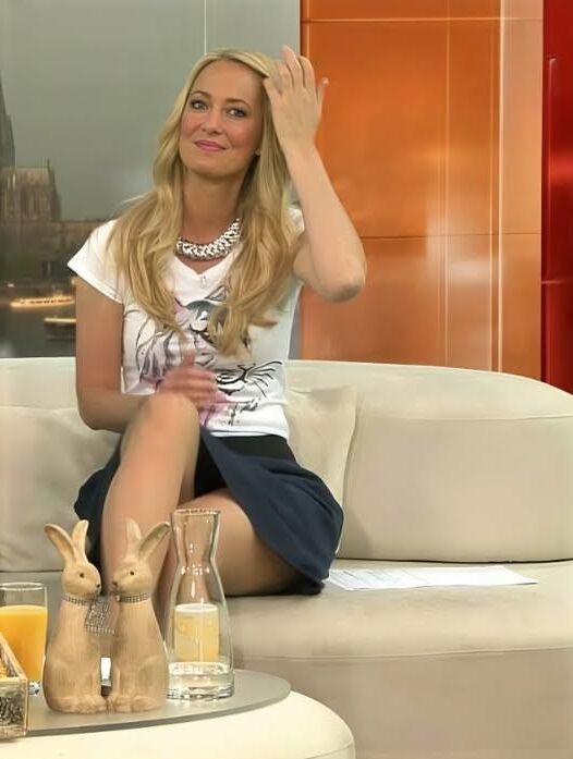 Wir alle wissen genau das du kein Höschen an hast