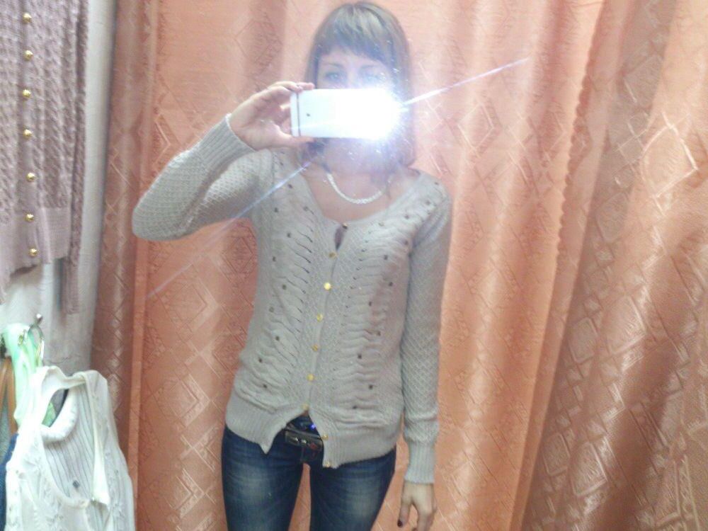 Cute slim Russian posing and selfie nudes