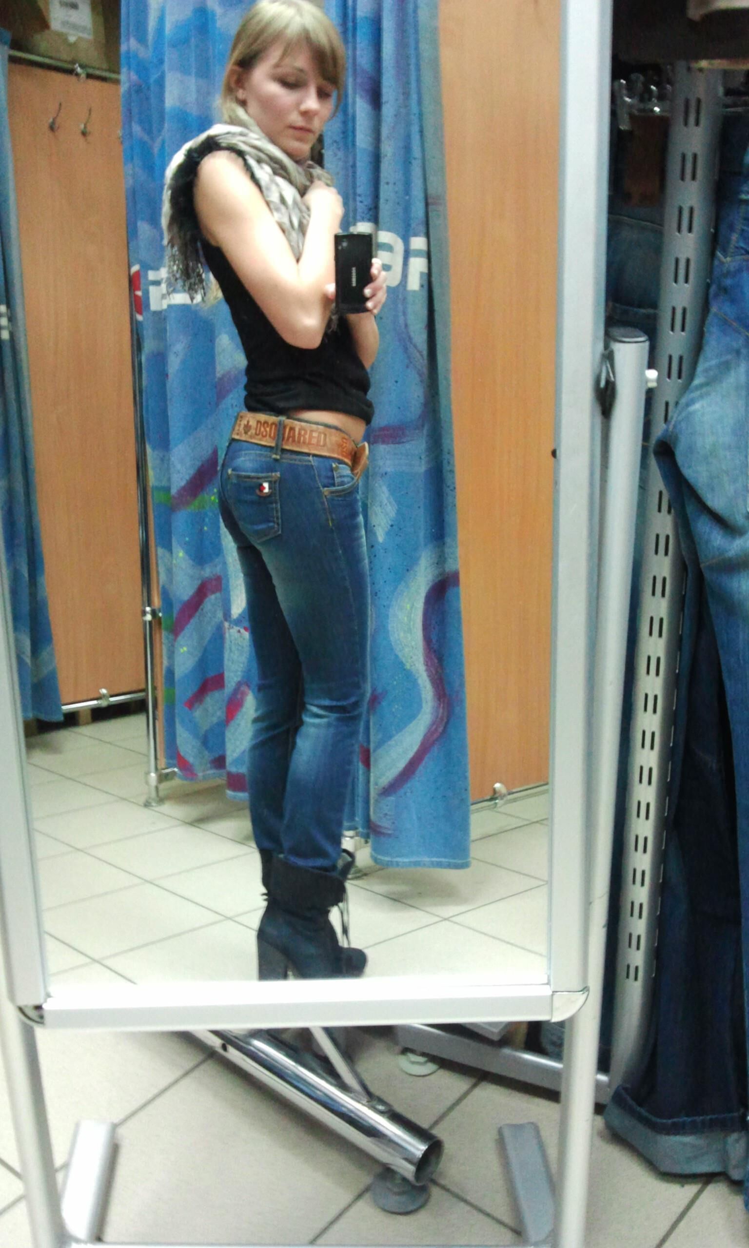 Cute slim Russian posing and selfie nudes
