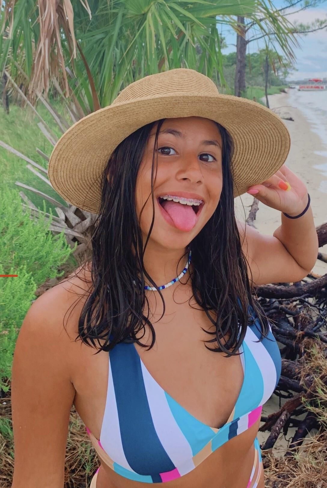Young Sluts with Braces Have Faces Perfect Sperm Coatings