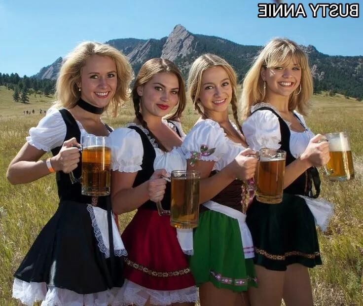 Sueltas publicitarias de la tetona Annie H. en un dirndl sexy