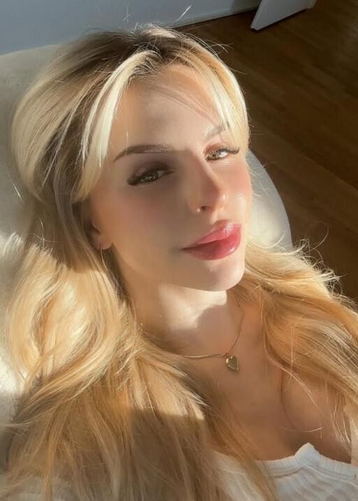 Einendeutig der Dumme Geile Botox Schlampe