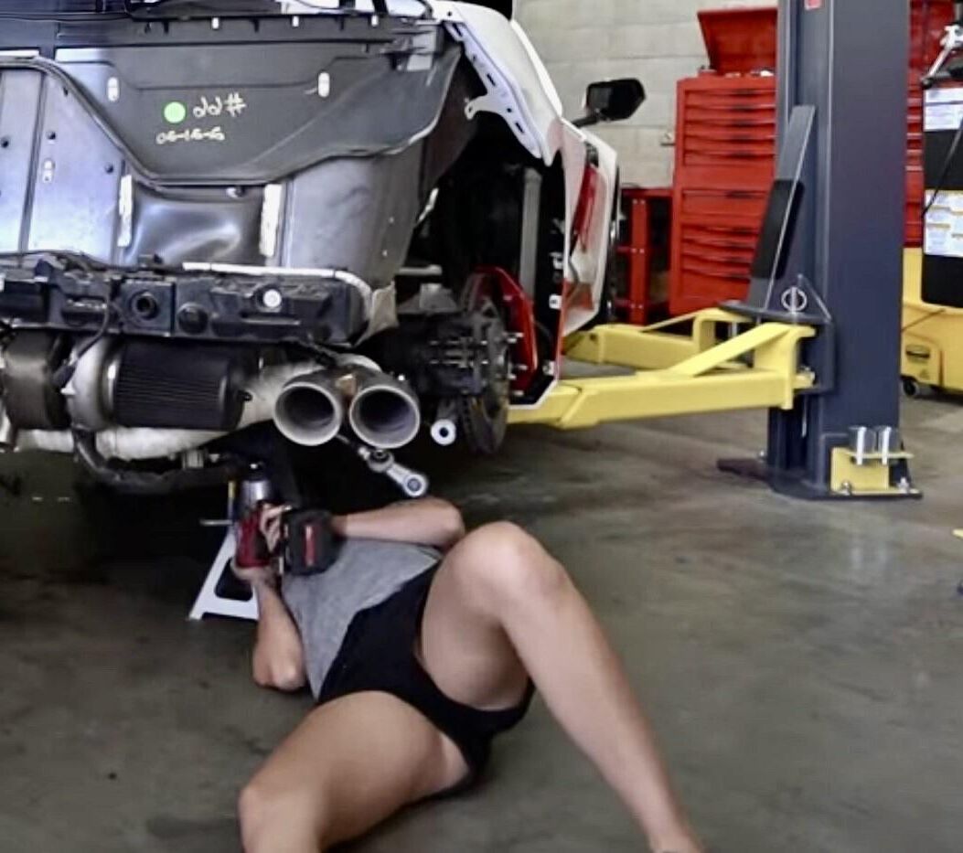 Emelia Sexy Beauty Curvy Blonde YouTuber Mechanic Girl Mixed Hot