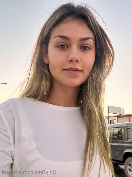 Makellose blonde Göttin
