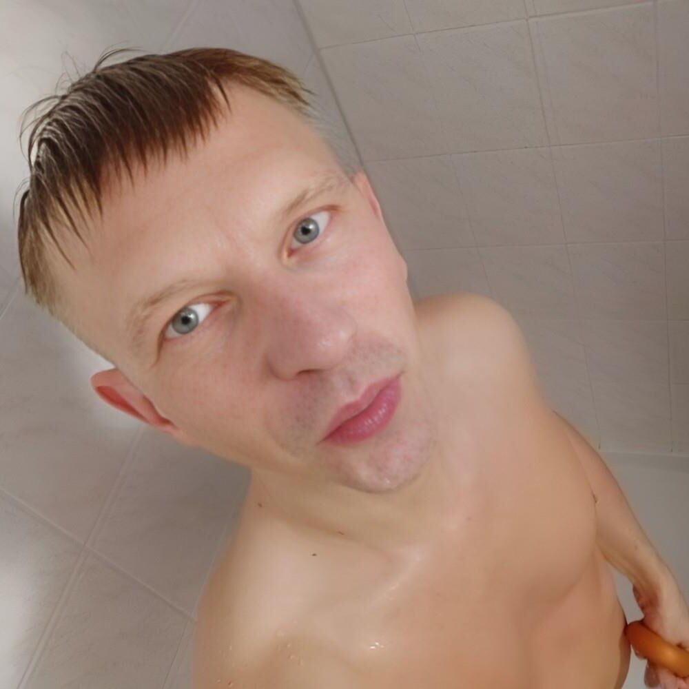 Глупый глупый шлюха