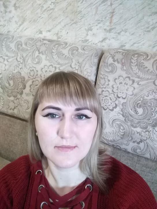 町のミアスのぽっちゃりしたロシアの熟女エレナ