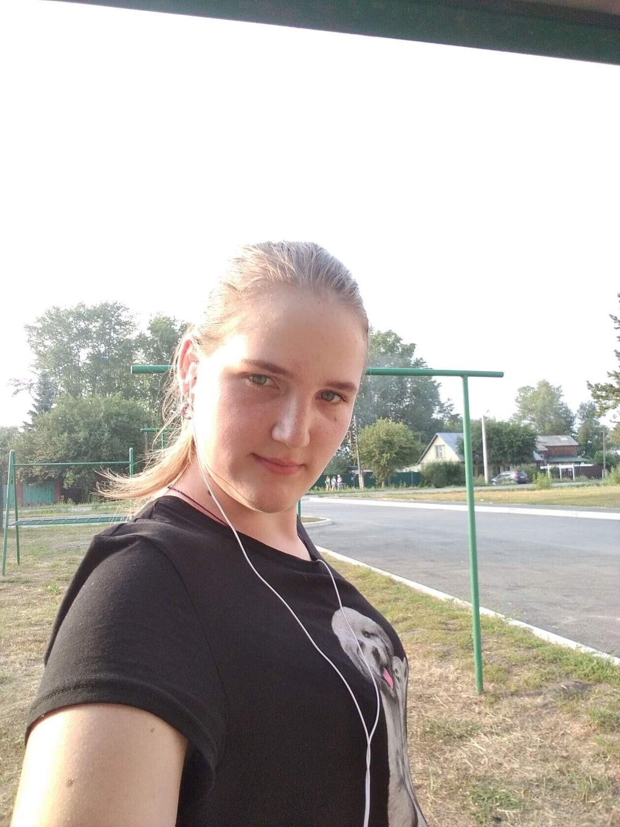 Young Russian Dasha's from Ishyn first steps in maturity