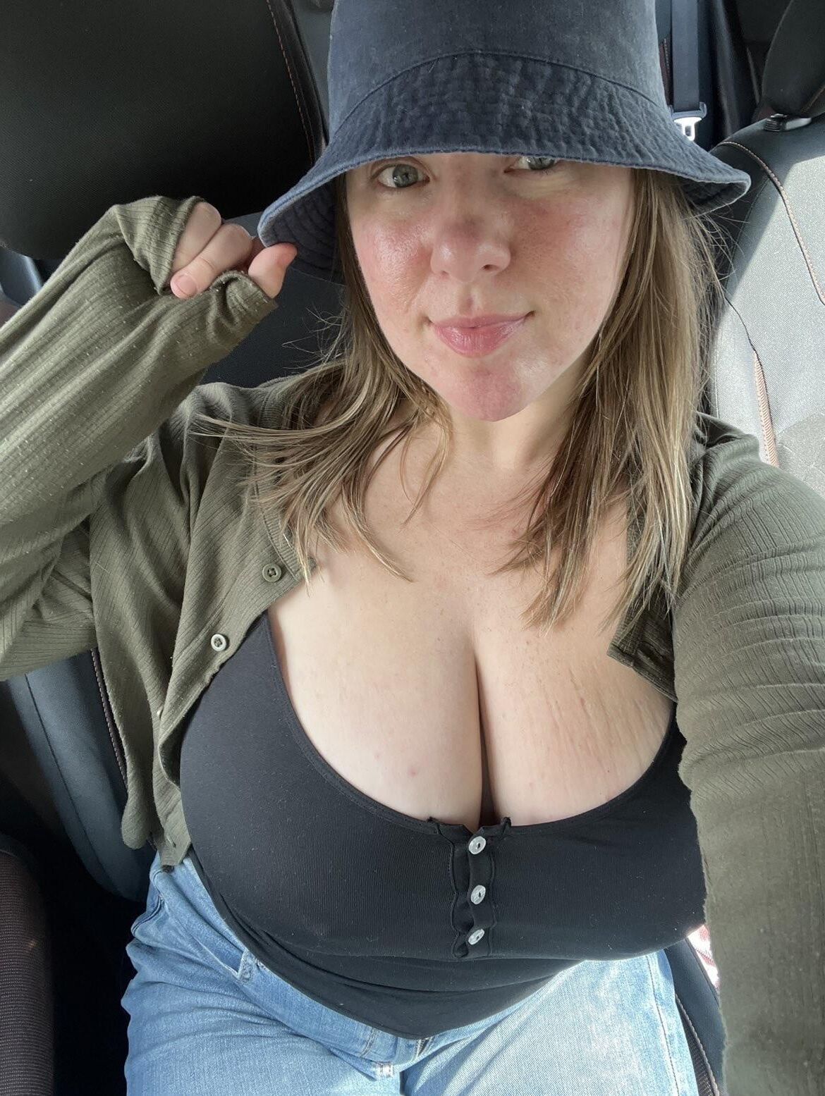 Chelsea énormes seins mignons sexy fille blonde mixte photos chaudes