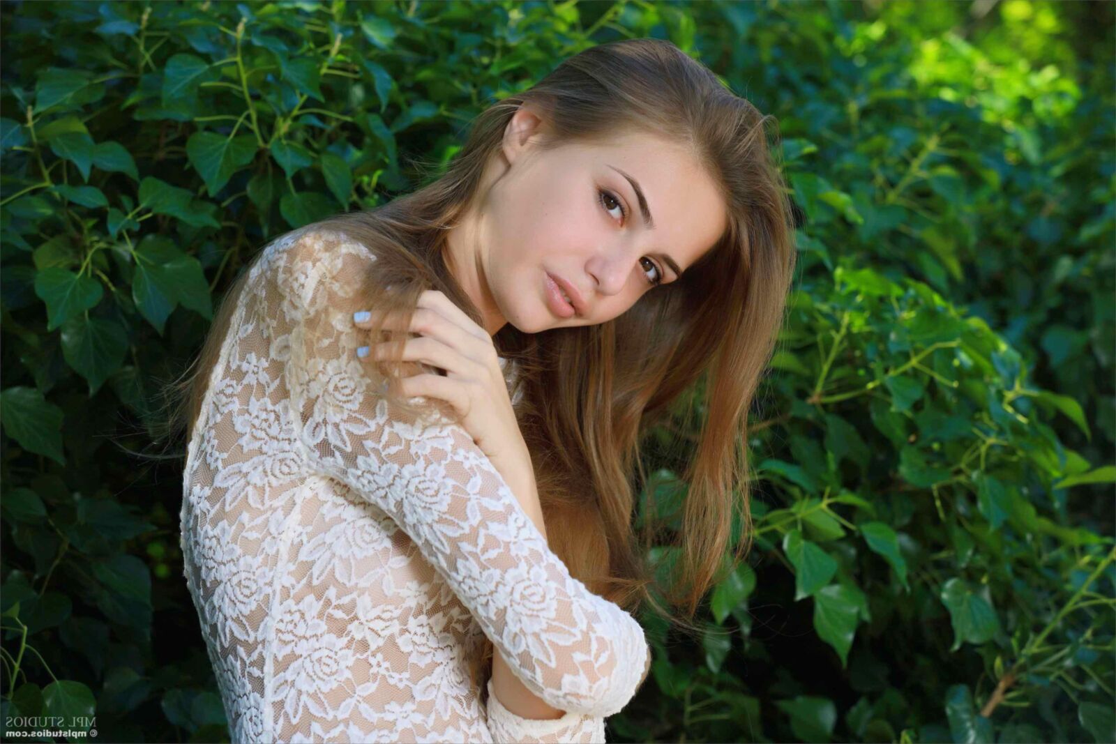Mplstudios Elle Longues longues et dentelles