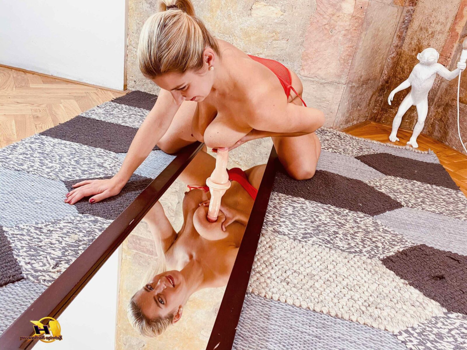 Katerinahartlova katerina me double dans le miroir