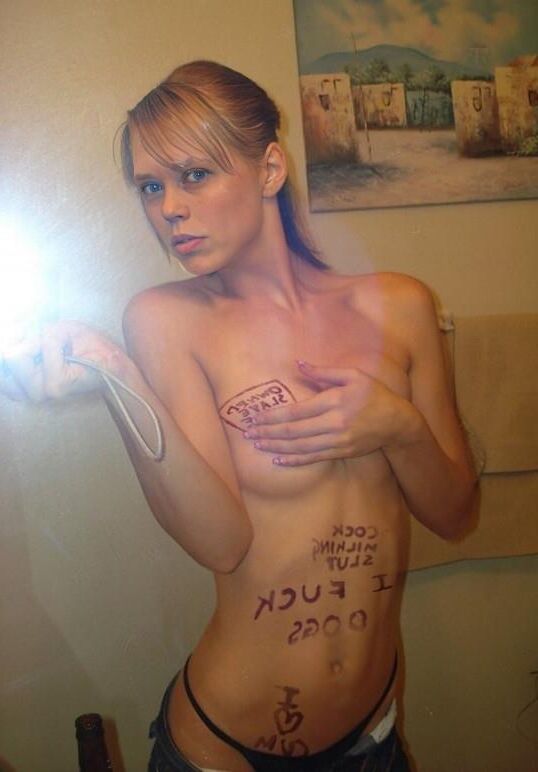 Wisconsin Whore Trashy m'a supplié de télécharger ces photos salopes!