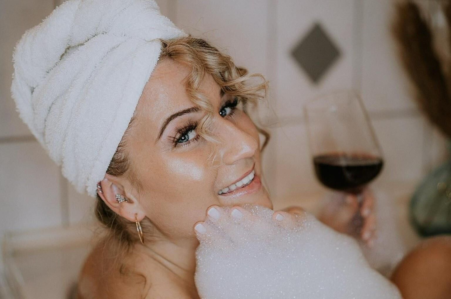 Fille blonde allemande fuit