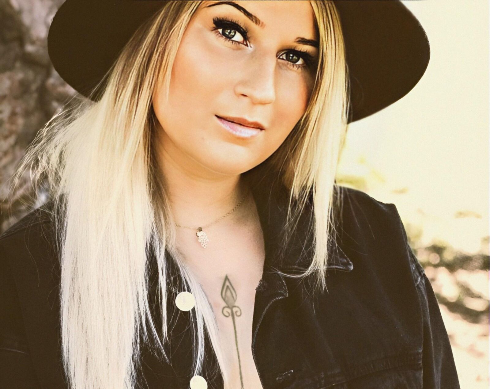 Fille blonde allemande fuit