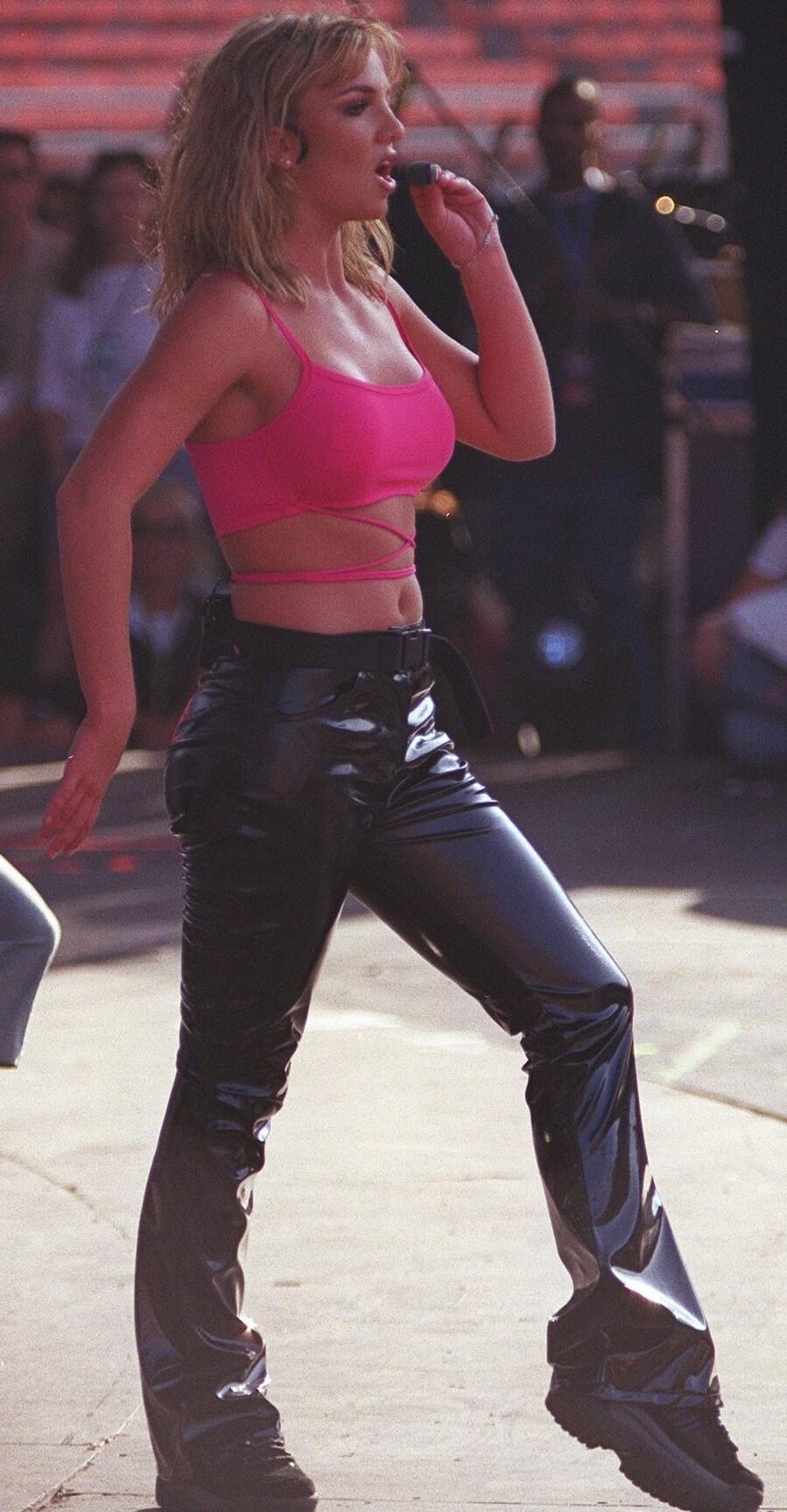 Britney Spears Love por couro apertado/PVC