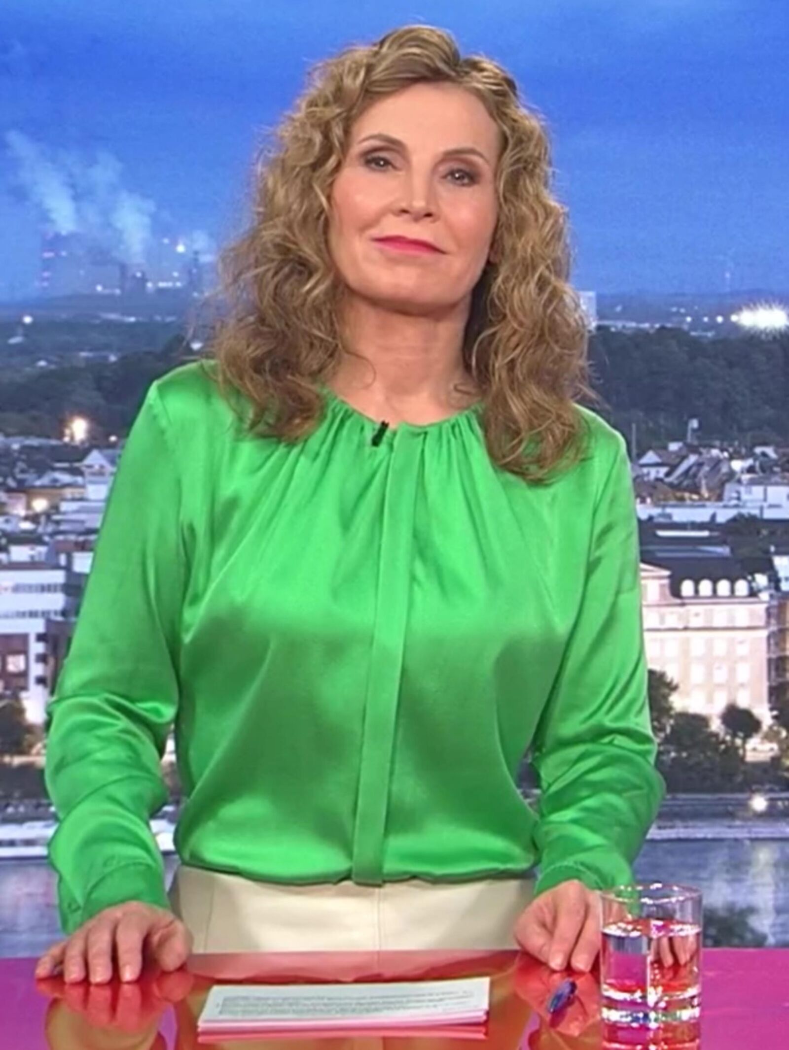 Susanne W. Geile Gez Edelhure em roupas sexy Zum Ficken!