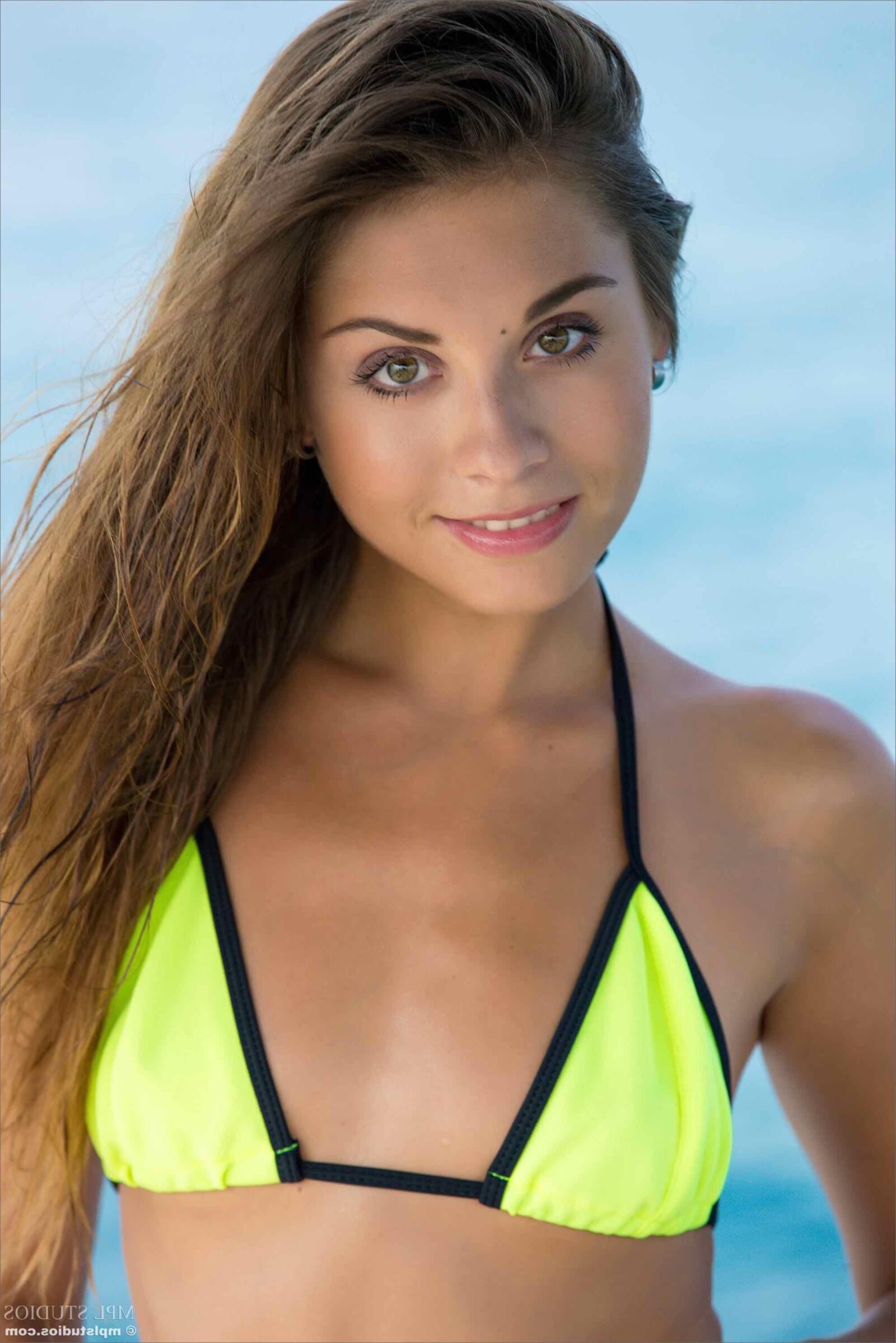 MPLSTUDIOS AALIYAH CRUZING
