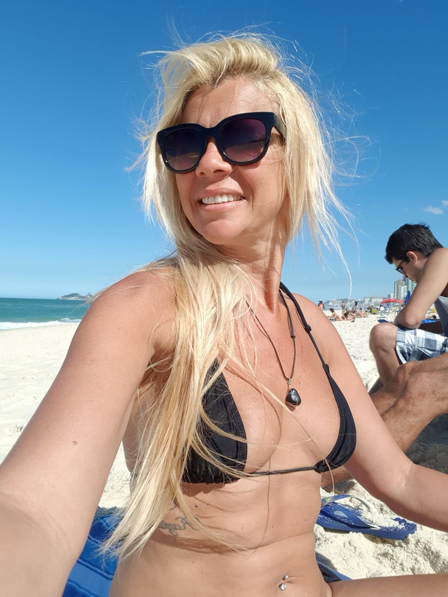 RUÇA PAGANO HOT MATURE BLONDE