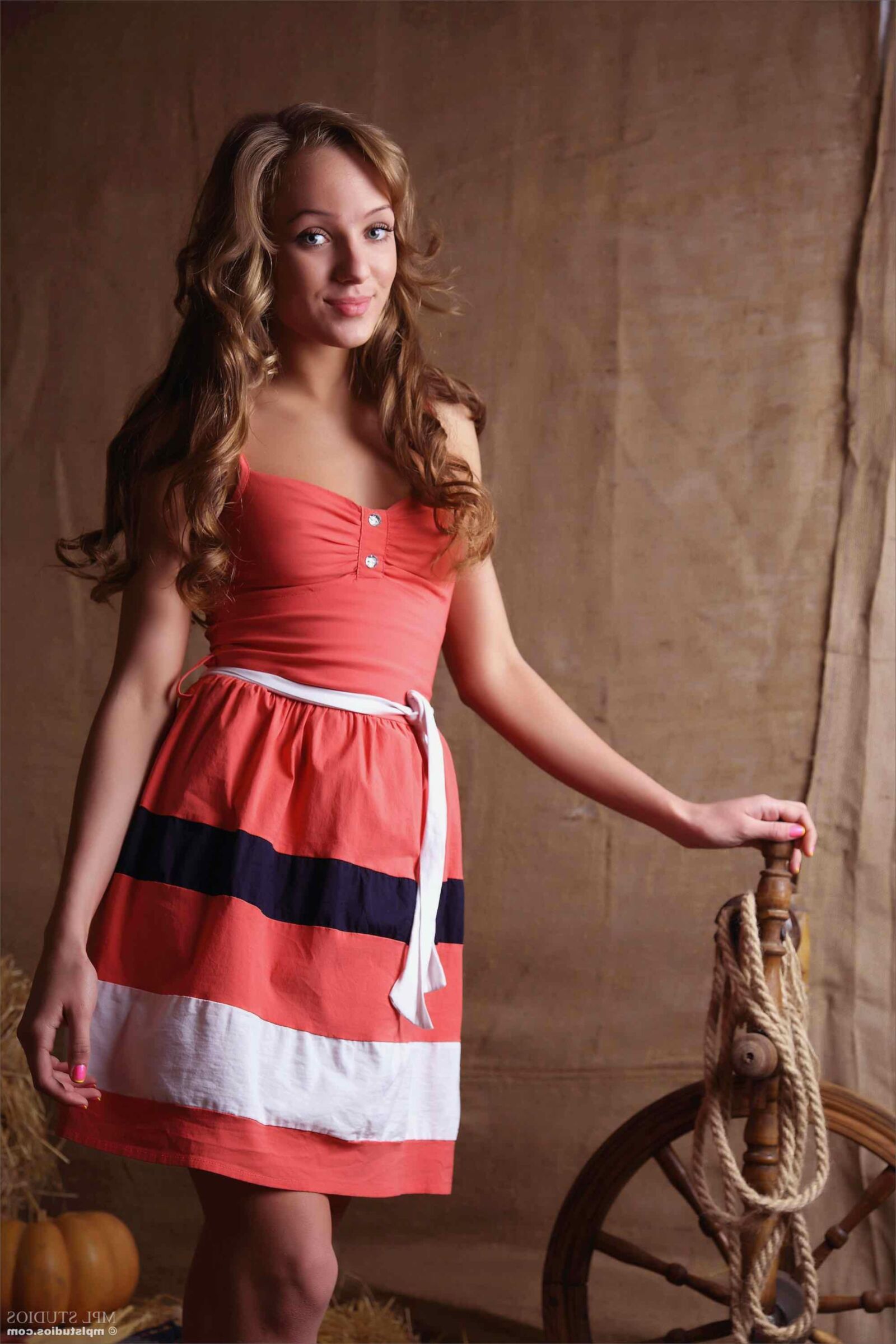 MPLSTUDIOS FRANCESSCA EMPRESA