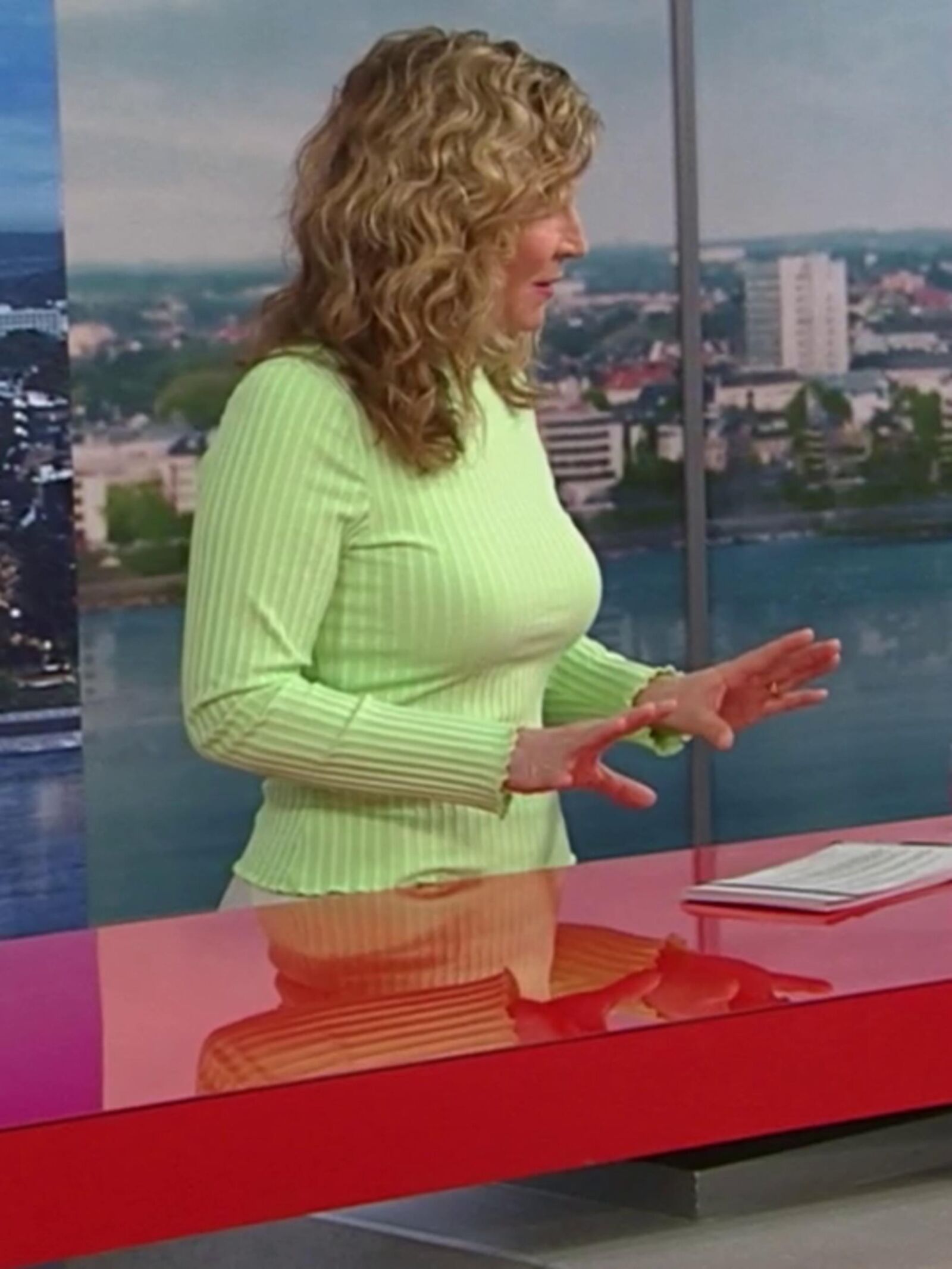 Susanne W. Geile Gez Edelhure em roupas sexy Zum Ficken!
