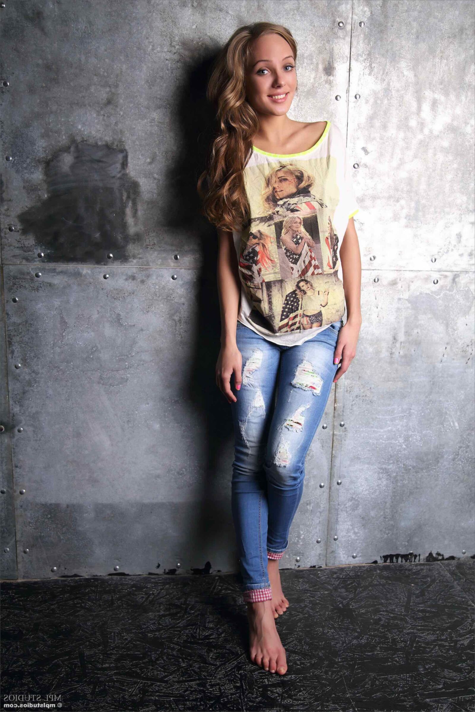 MPLSTUDIOS FRANCESCA É QUALQUER COISA