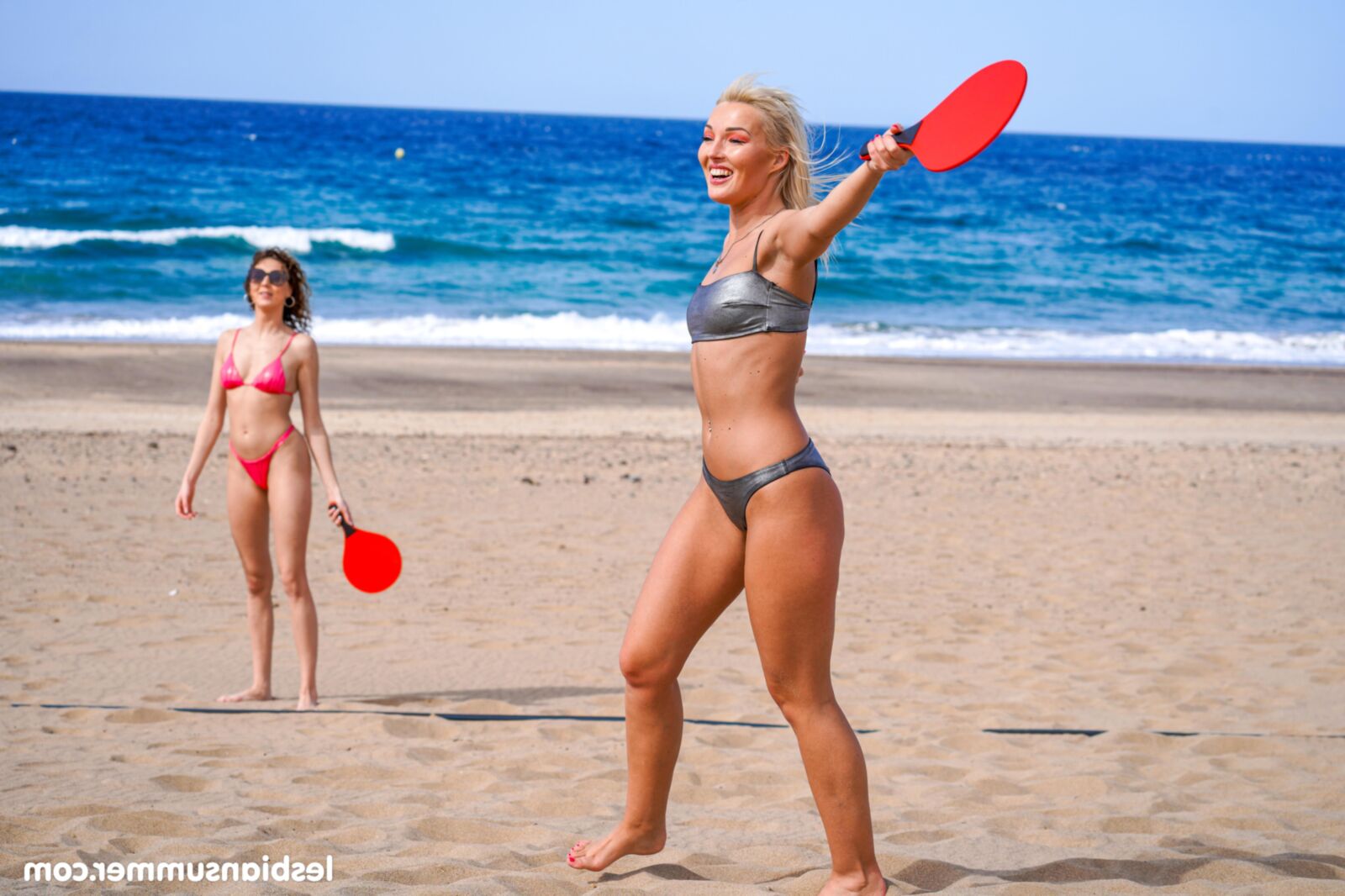 Beach sex with Lovita Fate & Isabella De Laa 