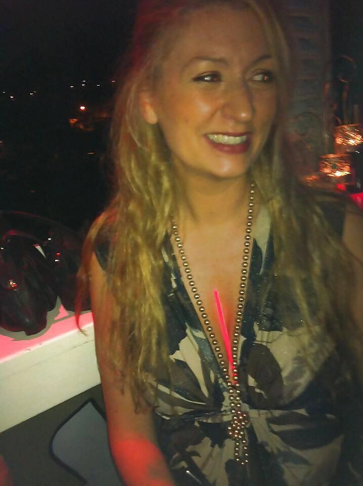 Fodendo French Milf Big Mamas Caroline et Ses Gros Nichons