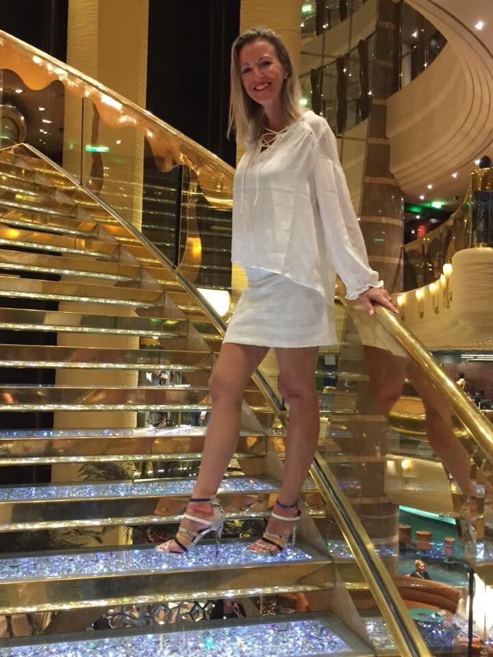 Ludivine francês milf grandes mamas grossas loches bandantes