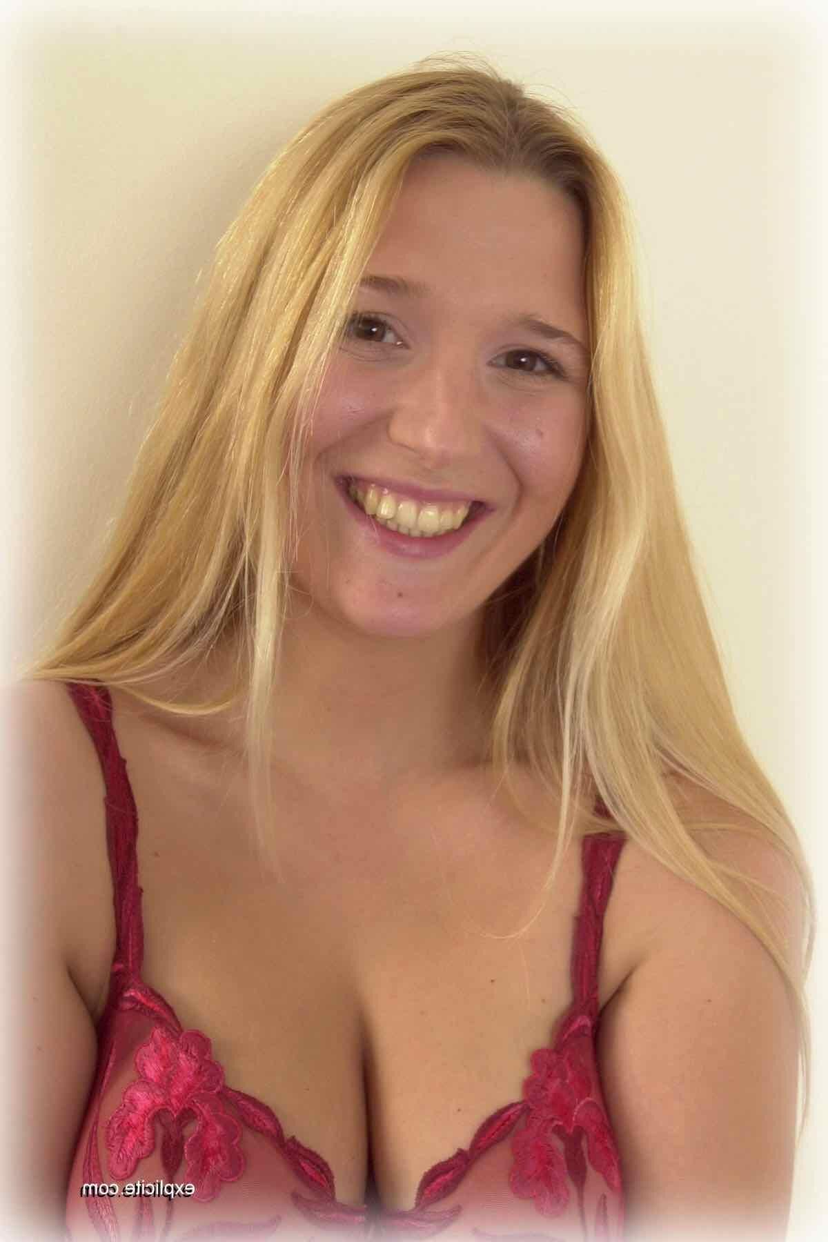 Brinquedos explicitos de Manon então os fotógrafos Dick