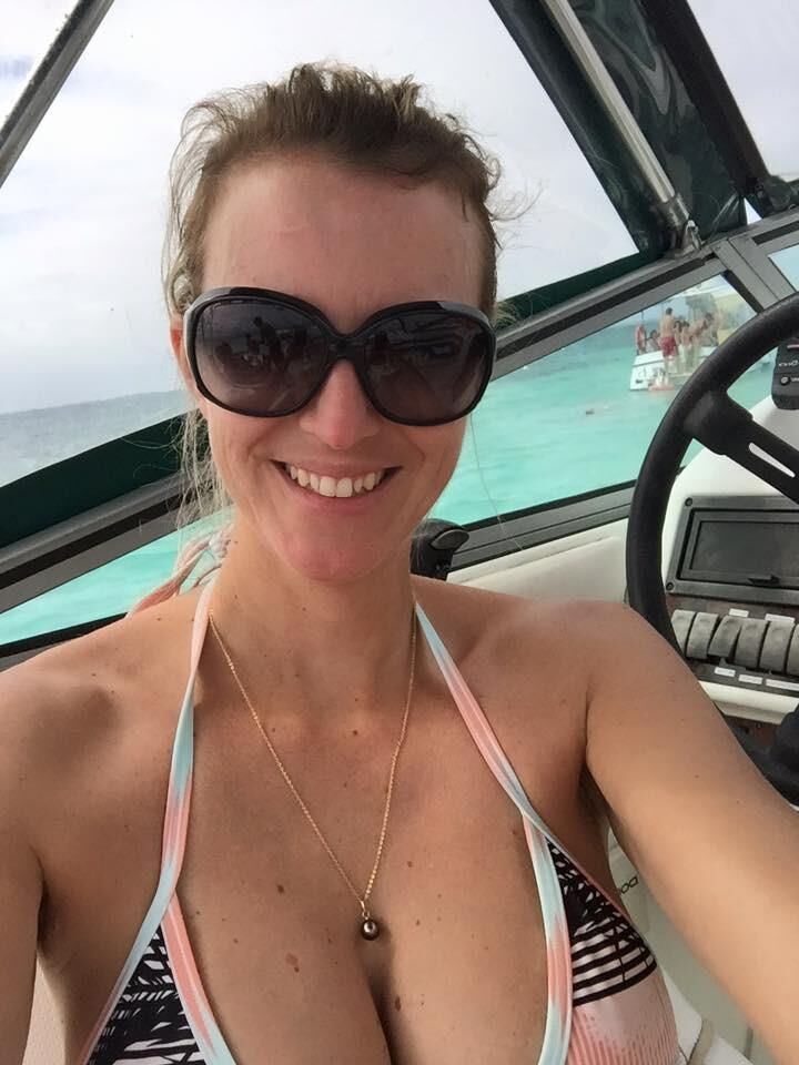 Ludivine francês milf grandes mamas grossas loches bandantes