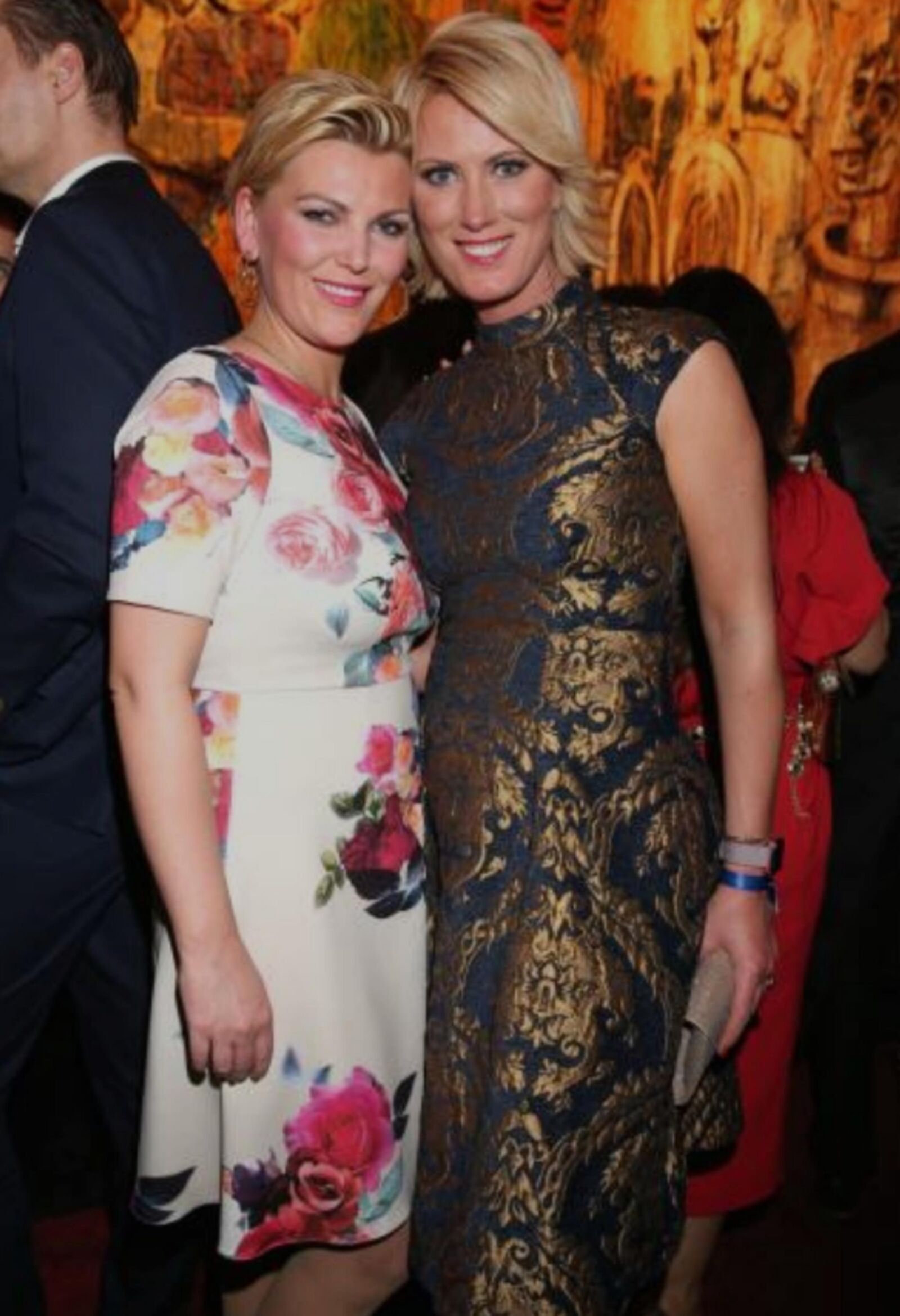 Kamilla S. und Maira R. Zwei Fickschlampen Im Sexy roupas!
