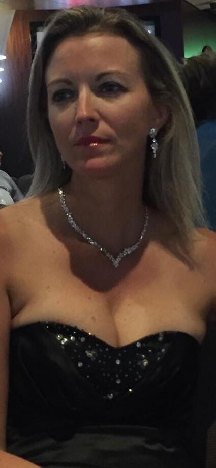 Ludivine francês milf grandes mamas grossas loches bandantes