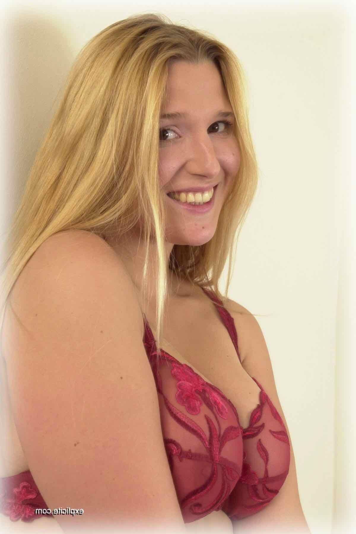 Brinquedos explicitos de Manon então os fotógrafos Dick