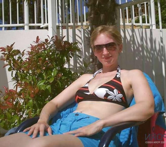 Large touche blonde touche