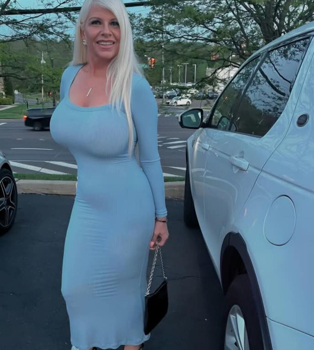 Romanian big tits cougar Nataly ...NO LIMITS COMMENTS