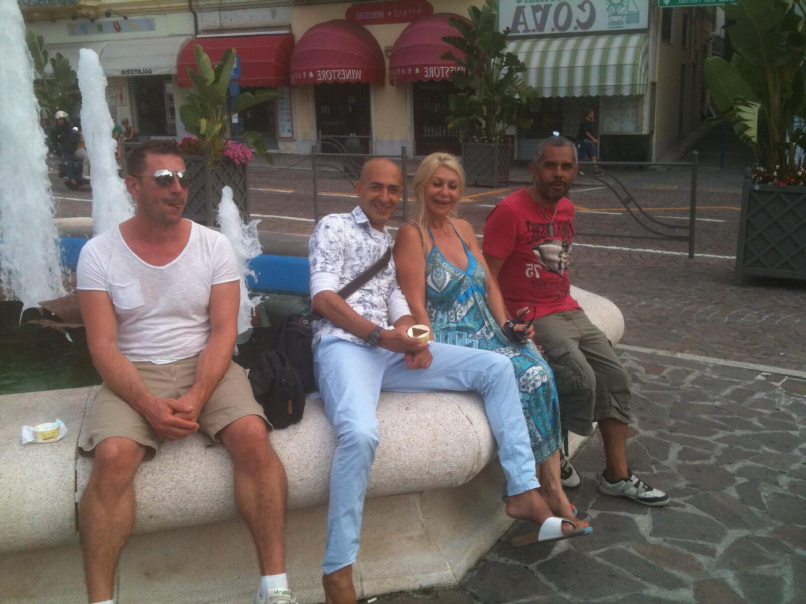 avec des petits amis ...